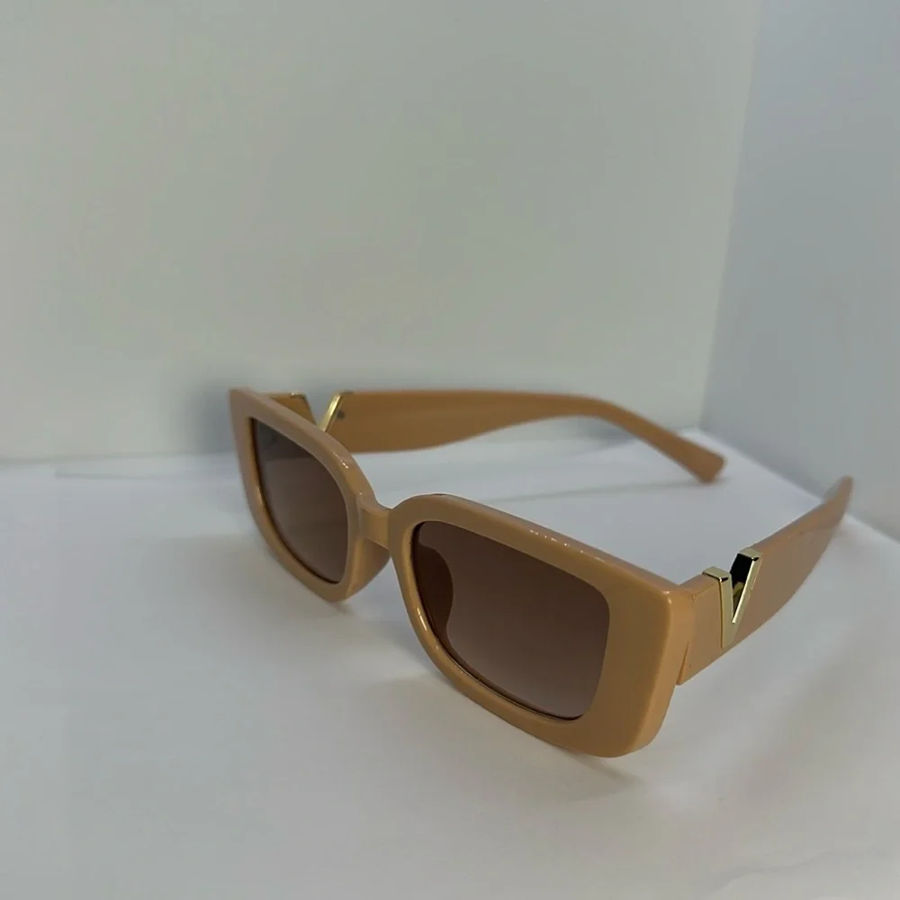 Chic  Retro Nude Square Sunglasses Gold V Detail UV Protection Trendy Shades